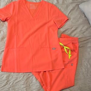 FIGS Hot Coral Scrub Set